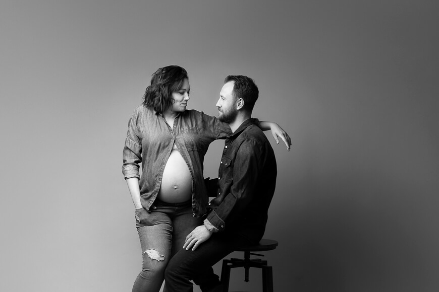 Photographe spécialisée Grossesse et naissance Studio photo avec tenues et accessoires Nord-Isère , Chavanoz M-art-photographie