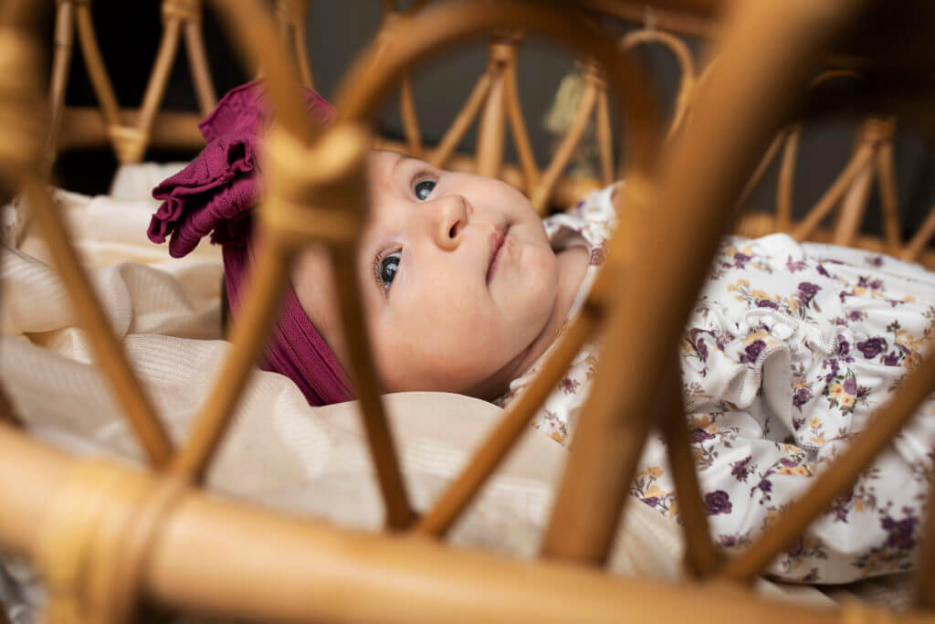 Collection Flash bébé 1 à 3 mois - Studio photo M-art-photographie. Studio photo aux portes de Lyon en Isère. Photographies grossesse et naissance.