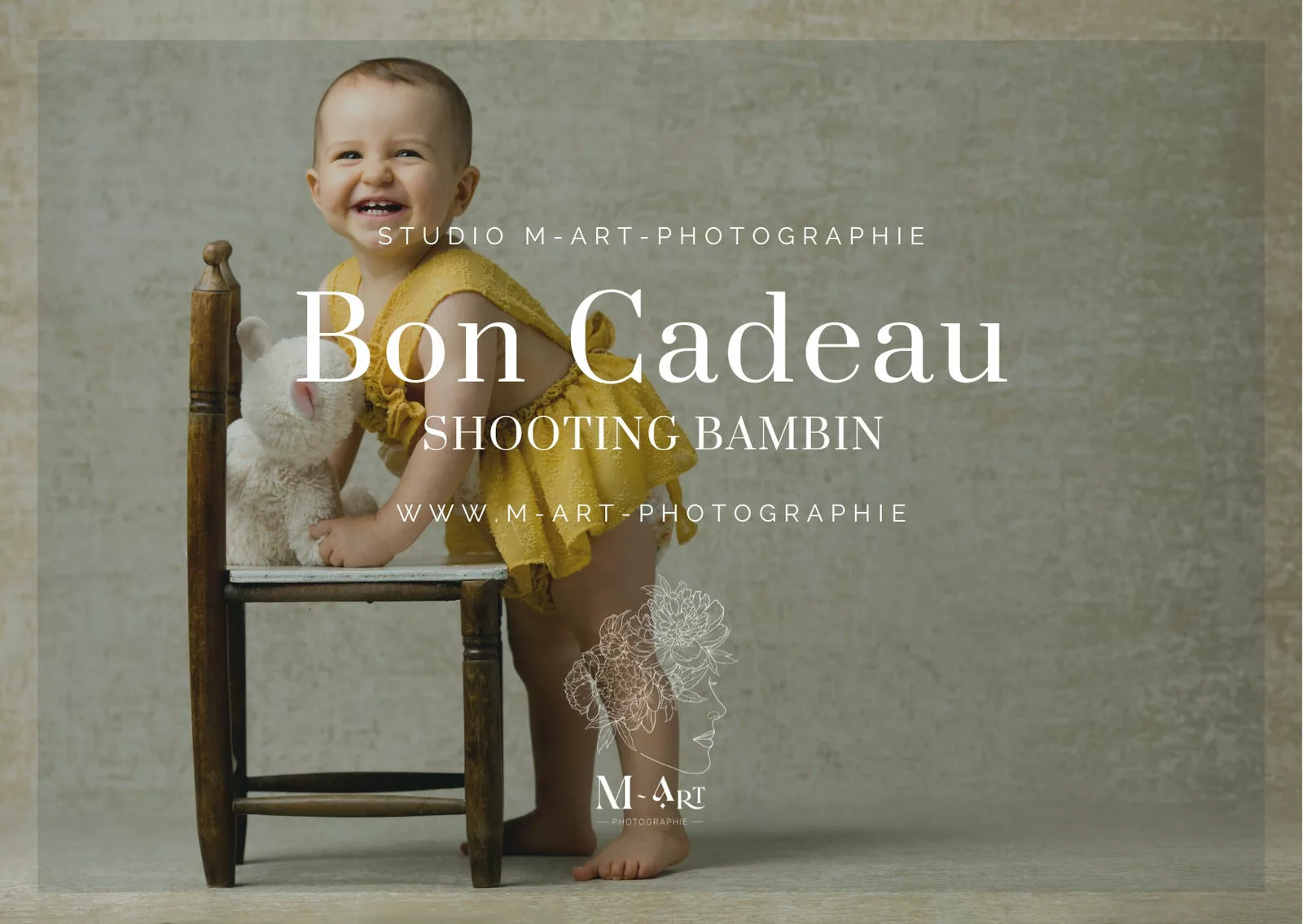 Bon cadeau photographie bambin grand bébé Lyon - Chavanoz - Rhône-Alpes. Studio avec tenues et accessoires. M-art-photographie.