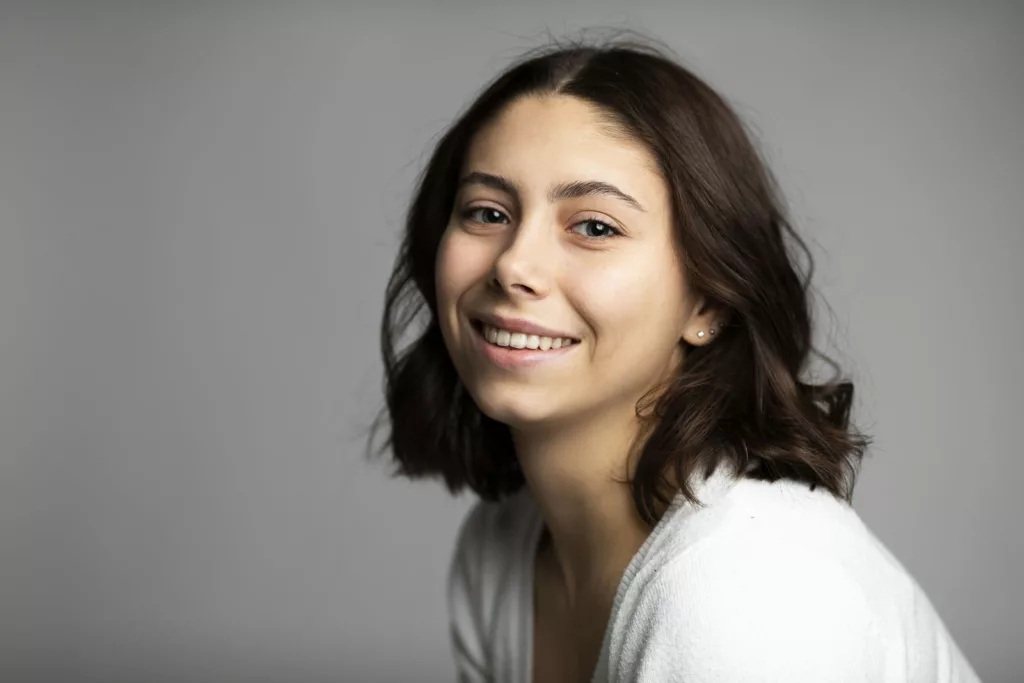 Photographie Portrait Lyon - Chavanoz - Rhône-Alpes. Studio avec tenues et accessoires. M-art-photographie.