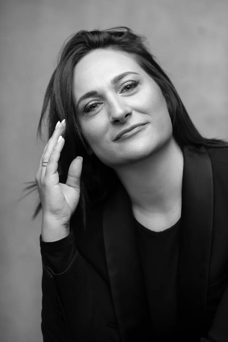 Photographie Portrait Lyon - Chavanoz - Rhône-Alpes. Studio avec tenues et accessoires. M-art-photographie.