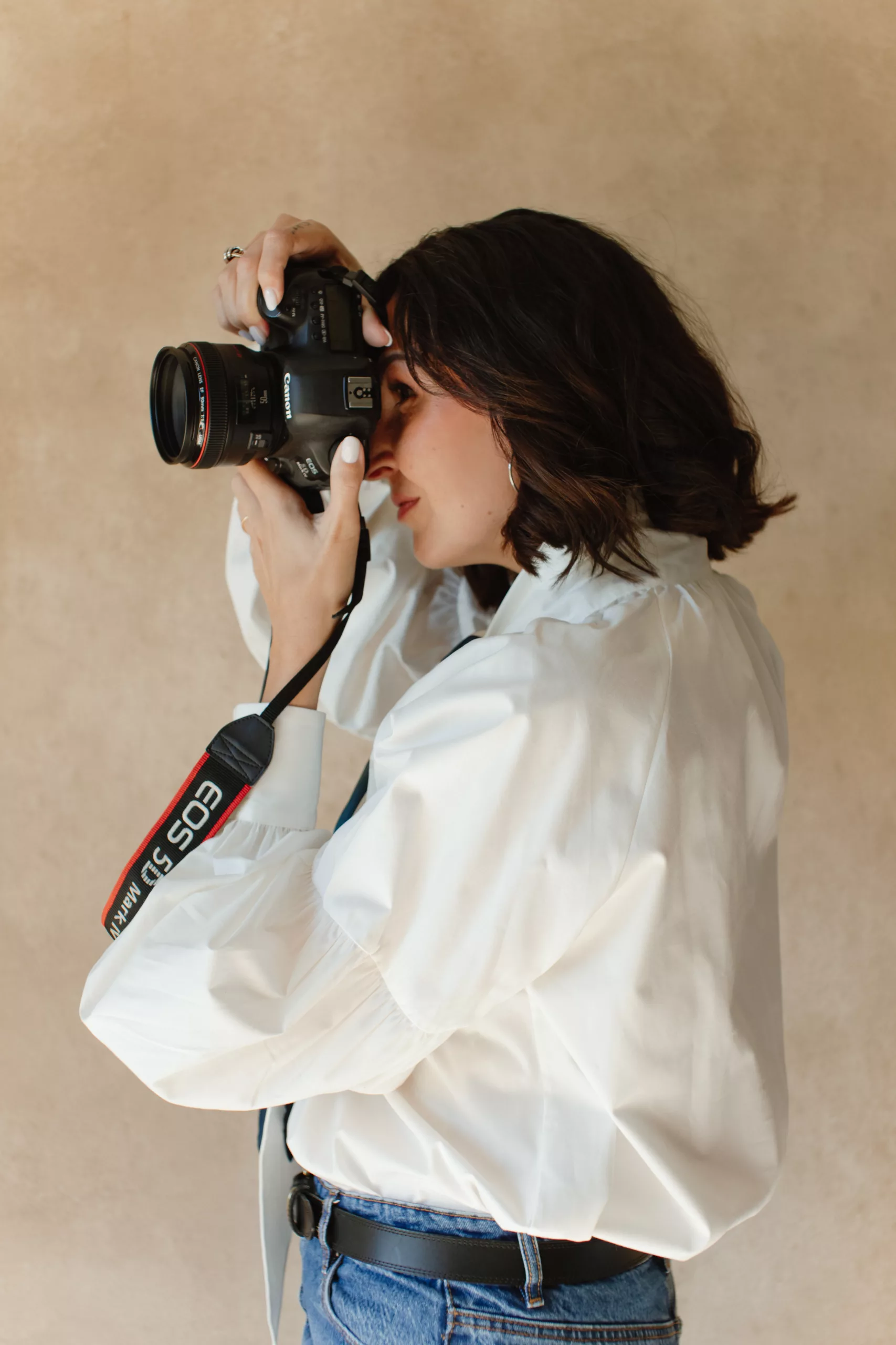 Formation Photographie Portrait Lyon - Chavanoz - Rhône-Alpes. Studio avec tenues et accessoires. M-art-photographie.